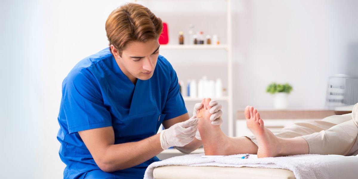 How Does Podiatrist Treat Foot Fungus?